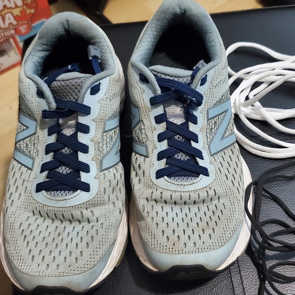 New Balance Women running shoes - Picture 4 of 5